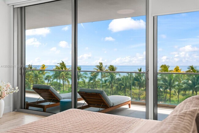 Building Photo - 10203 Collins Ave