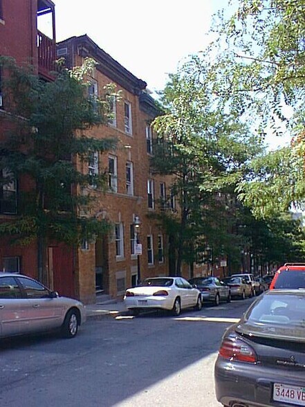 Building Photo - 69 Baldwin St