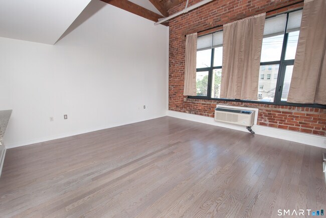 Building Photo - 149 Water St