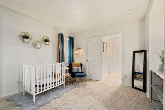 Building Photo - Beautiful 5 Bed Home in Raindance