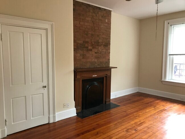 Building Photo - 2654 Bellevue Ave