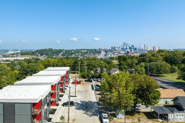Building Photo - Signal Hill Studios