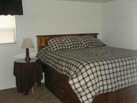 Building Photo - 461 E 2650 N