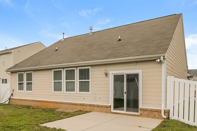 Building Photo - 1015 Yellow Bee Rd