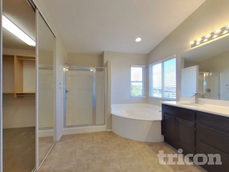 Building Photo - 5 Corte Madera