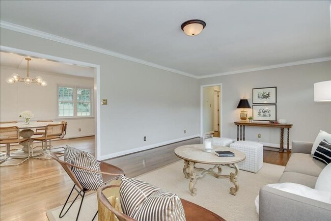Building Photo - Beautiful West Augusta Ranch