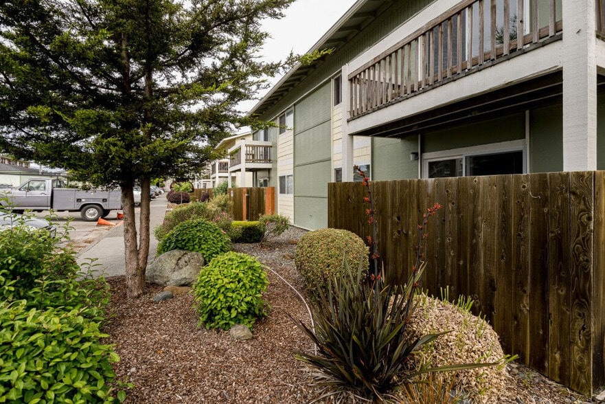 Building Photo - Woodridge