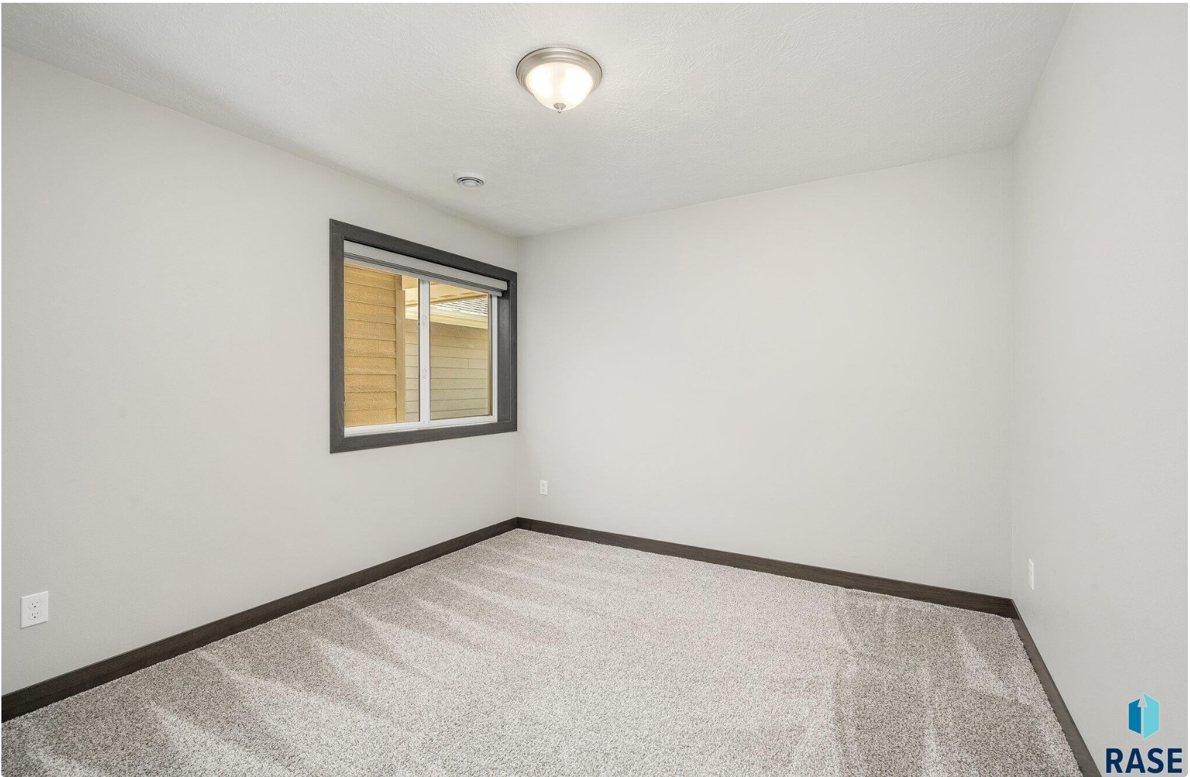 Building Photo - 4601 W 35th St N
