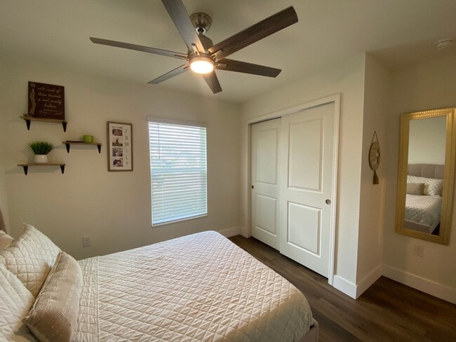 Building Photo - *1000 OFF 1ST MONTH FREE* Spacious 4 Bed, ...