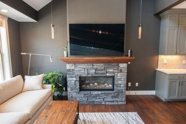 Building Photo - Experience Elevated Living with West Bay V...