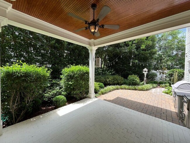 Building Photo - 535 Guilford Cir