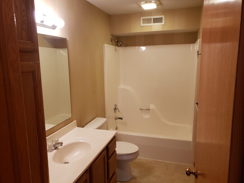 Bathroom - 888 Boston Way