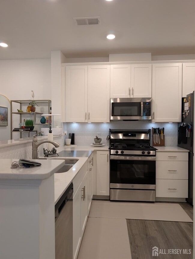 Building Photo - 1138 Vanderbergh Blvd