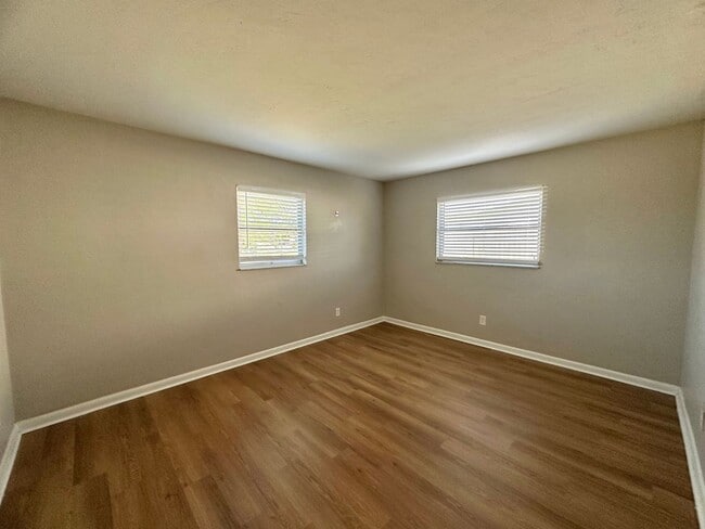 Building Photo - 4946 Viceroy Ct