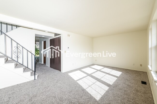 Building Photo - 7673 Mt Hood