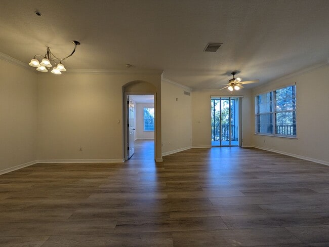 Building Photo - Second Floor Condo at Lakeside at Lakes of Windermere