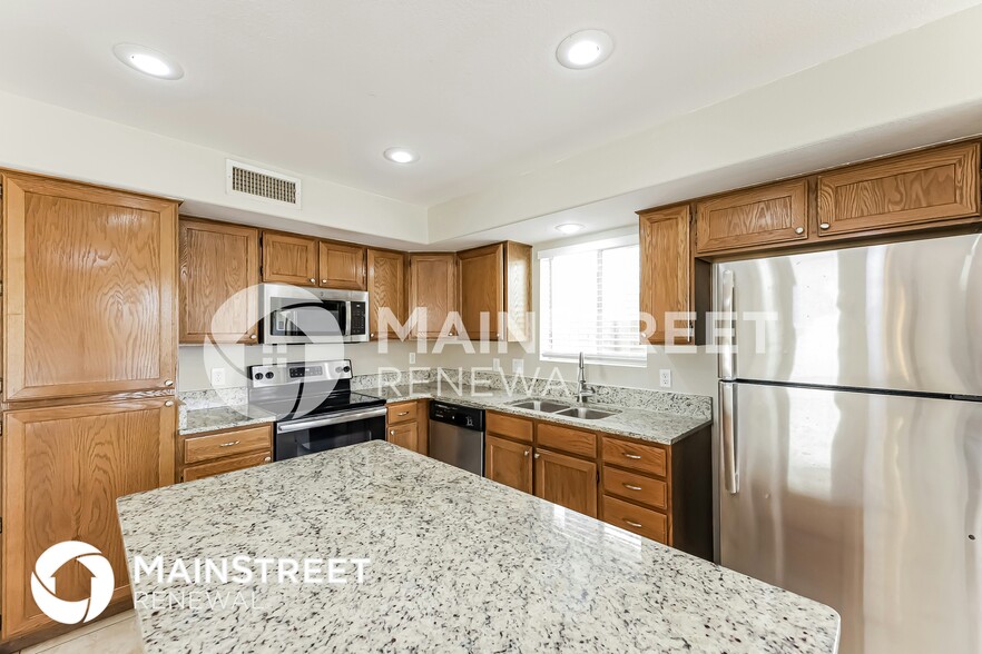 Building Photo - 9721 W Runion Dr