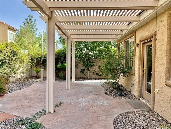 Building Photo - 1917 Sierra Oaks Ln