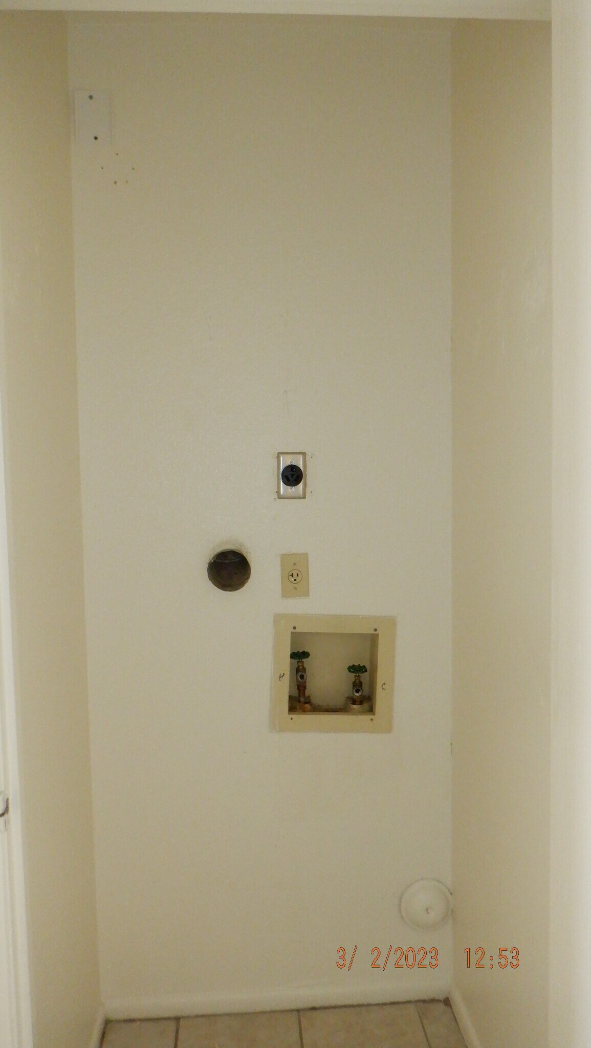 Building Photo - 441 W 20th Ave