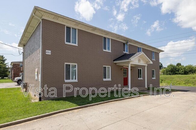 Building Photo - 4911 Saddlebrook Ln