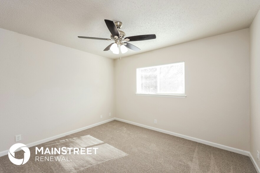 Building Photo - 9906 Sandy Field Dr
