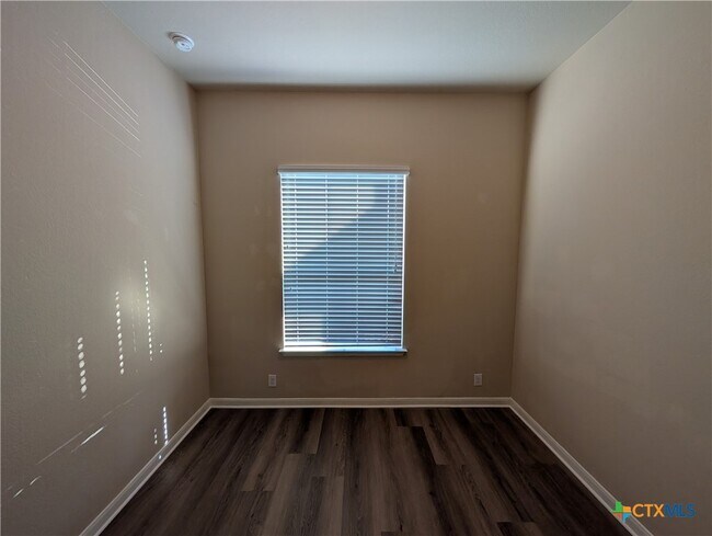 Building Photo - 1330 Ace Ranch St