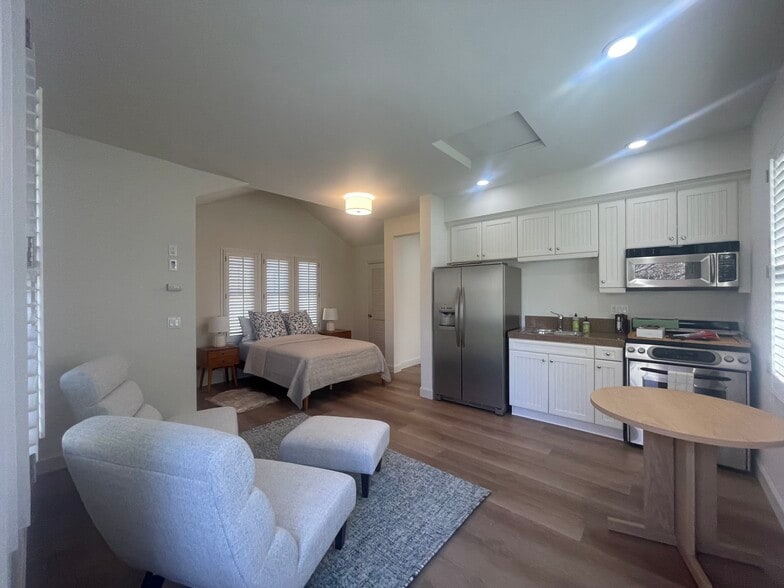 Building Photo - 367 Channing Ave