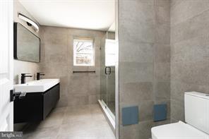 Building Photo - 1830 Montrose St