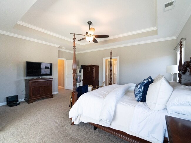 Building Photo - Elegant Richmond Hill Home with Screened Patio & Lagoon Views