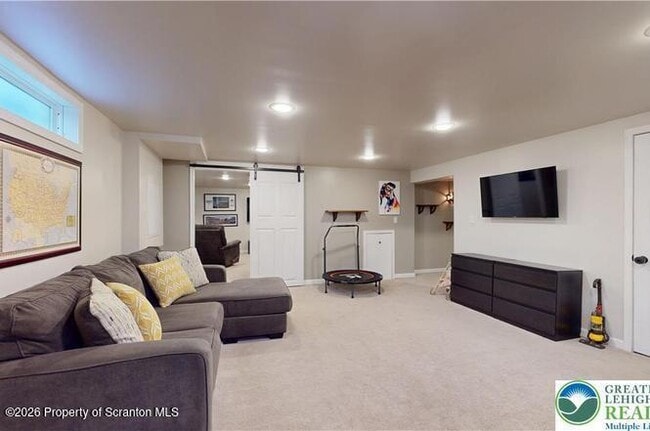 Building Photo - 2809 Green Acres Dr