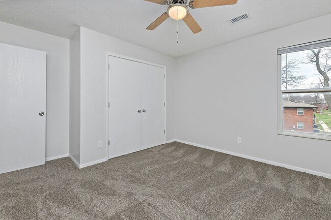 Building Photo - 7401 W 61st St