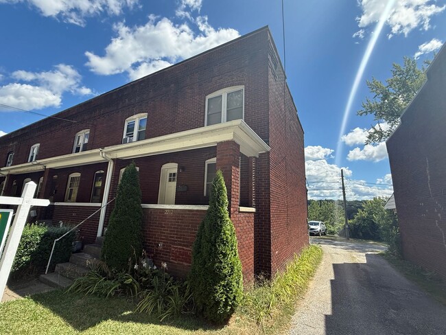 Primary Photo - Charming Riverfront 2BR Walking Distance t...