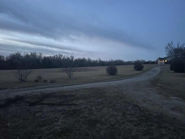 Building Photo - 2140 Old Highway 50