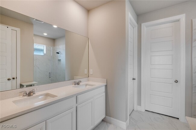 Building Photo - 44216 Saddlewood Ct