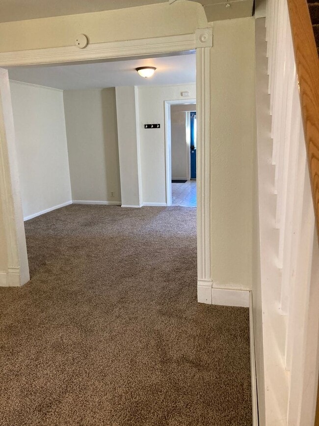 Building Photo - Three Bedroom Single-Family Home Close To Downtown