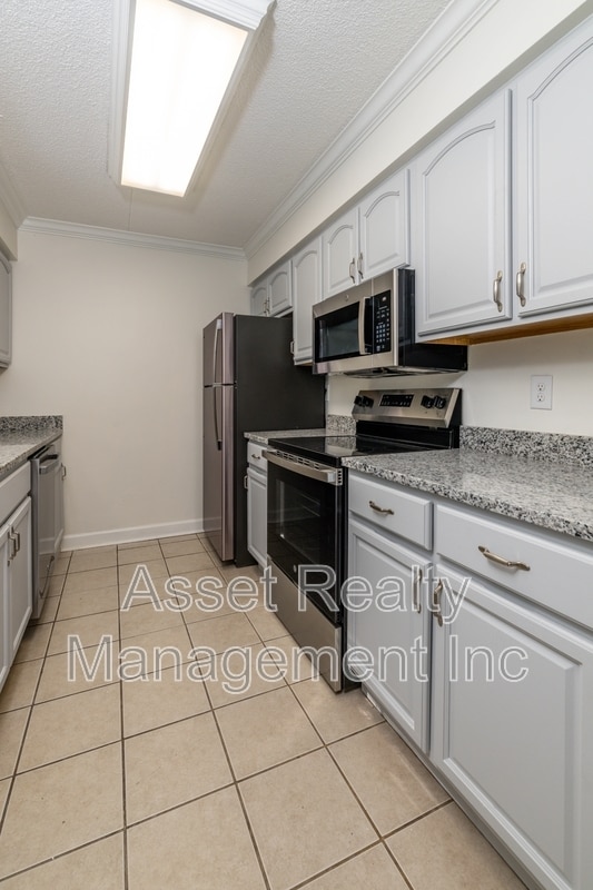 Building Photo - 407 Canberra Dr