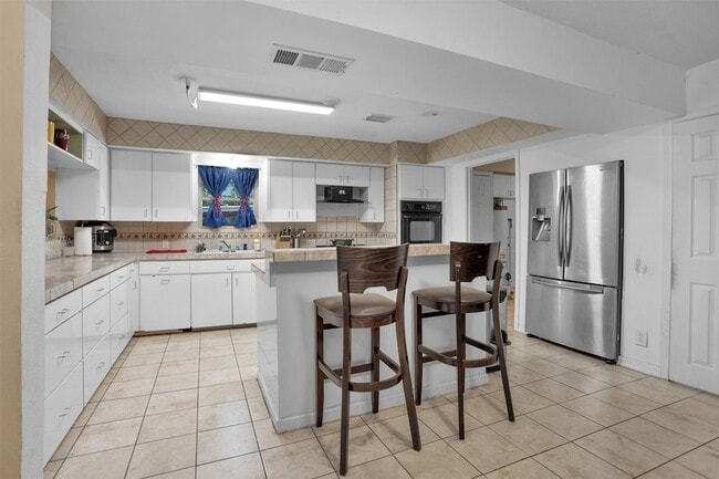 Building Photo - 1725 Strawn Rd