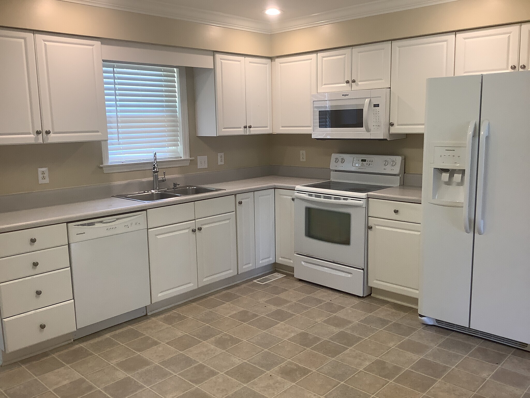 Building Photo - 3902 Hunt Chase Ct