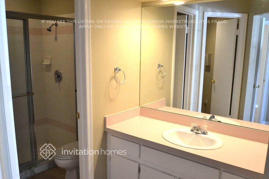 Building Photo - 10002 Cedar Dune Dr