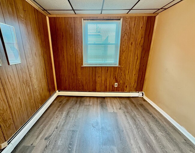 Building Photo - Recently UPDATED 3 BD/1 BA HOUSE in great East Passyunk/LOMO location w/ new Engineered Wood Floo...