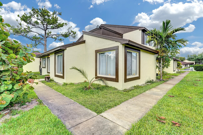 Building Photo - 5292 Bosque Ln