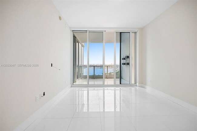 Building Photo - 2020 N Bayshore Dr