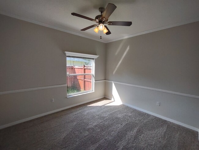 Building Photo - Quail Hollow Upgraded Single Family 4 bedr...