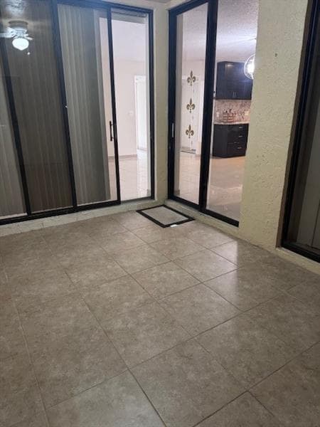 Building Photo - 2836 Carambola Cir S