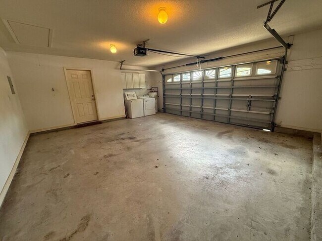 Building Photo - Gulf Breeze - Mandavilla - 3 bedroom, 2 bathroom