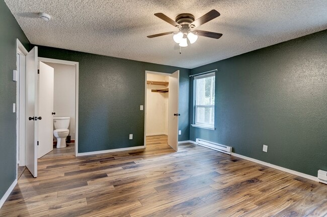 Building Photo - Charming 3 Bed, 2 Bath Home on a Quiet Street