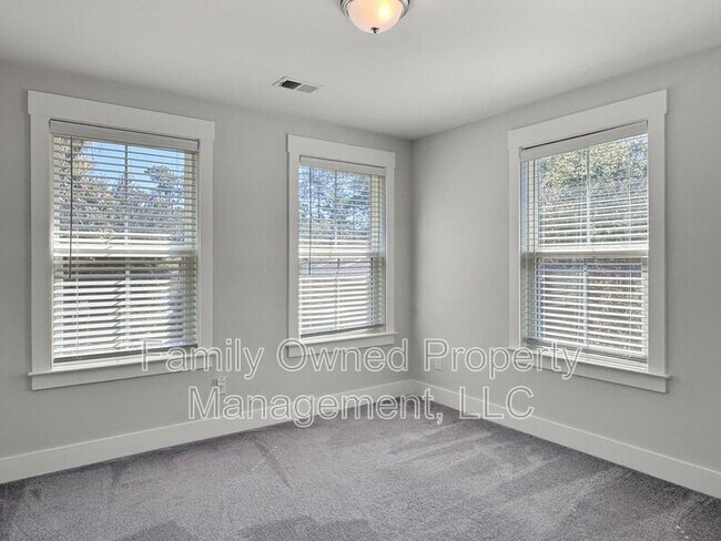 Building Photo - 201 Makemie Wy