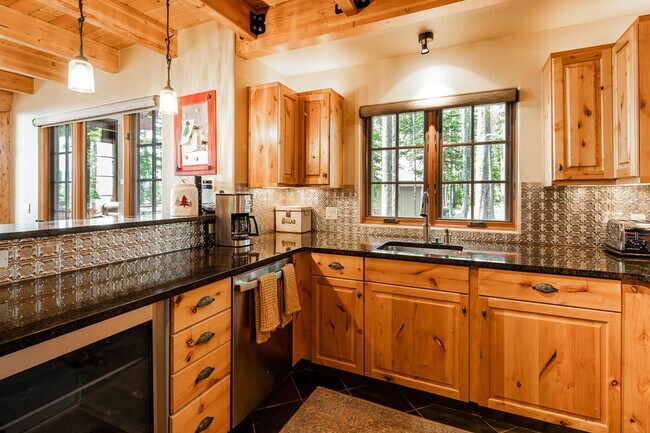 Building Photo - 4 Full Moon Rd