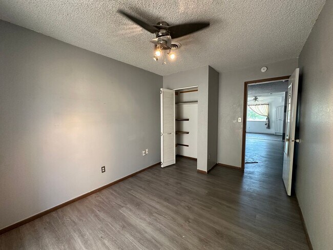 Building Photo - 3 Bedroom 2 Bathroom Duplex available to rent in Farmington