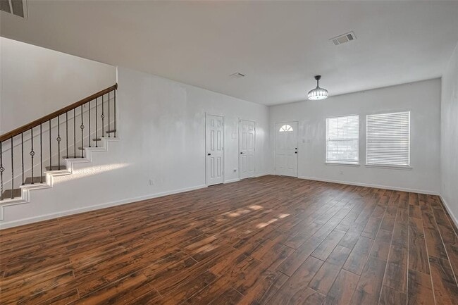 Building Photo - 10118 Mariposa Stream Ct